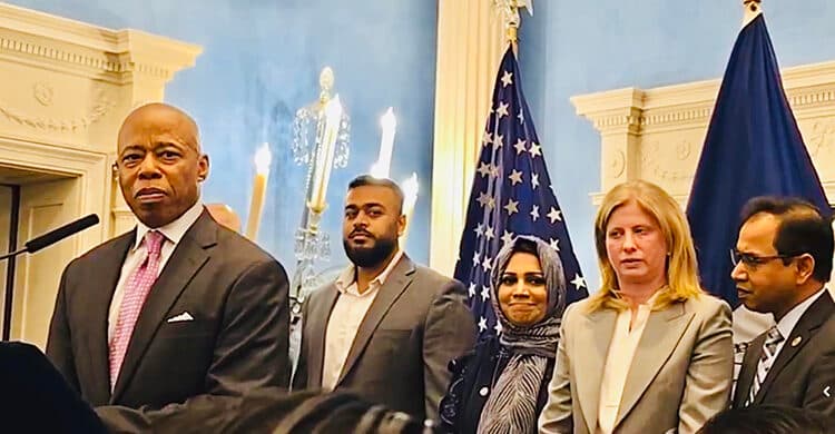 মুসলিম কমিউনিটির সম্মানে নিউইয়র্ক সিটি মেয়রের ইফতার মাহফিল